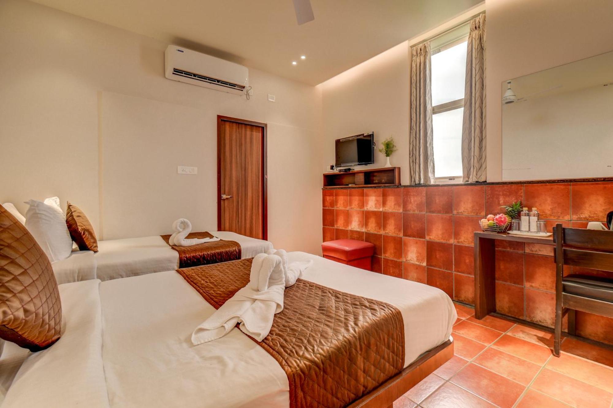 Hotel J N Stay Mysore - 12 Minutes To Mysore Palace Εξωτερικό φωτογραφία