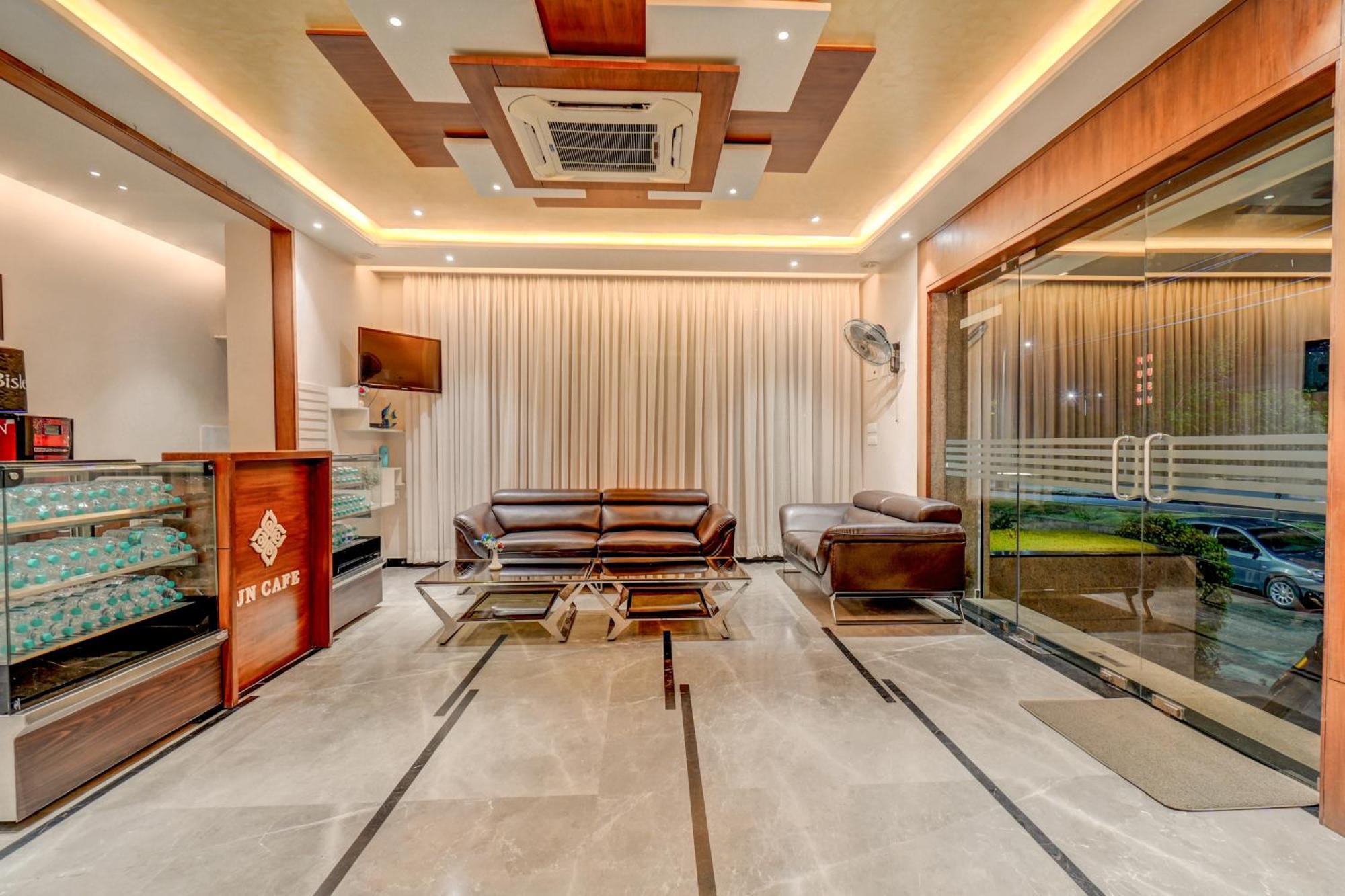 Hotel J N Stay Mysore - 12 Minutes To Mysore Palace Εξωτερικό φωτογραφία