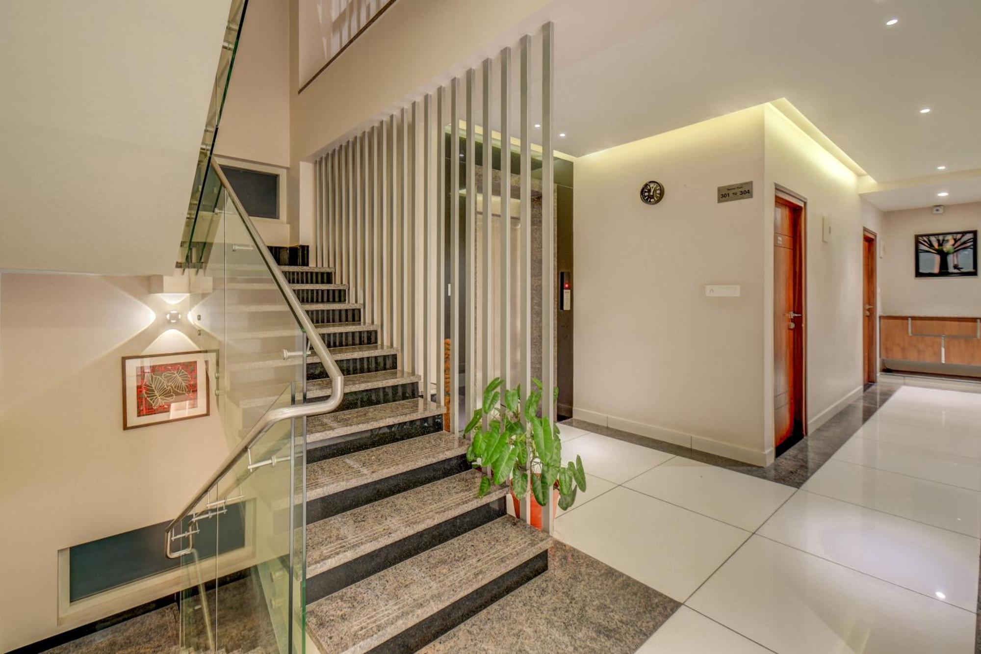 Hotel J N Stay Mysore - 12 Minutes To Mysore Palace Εξωτερικό φωτογραφία